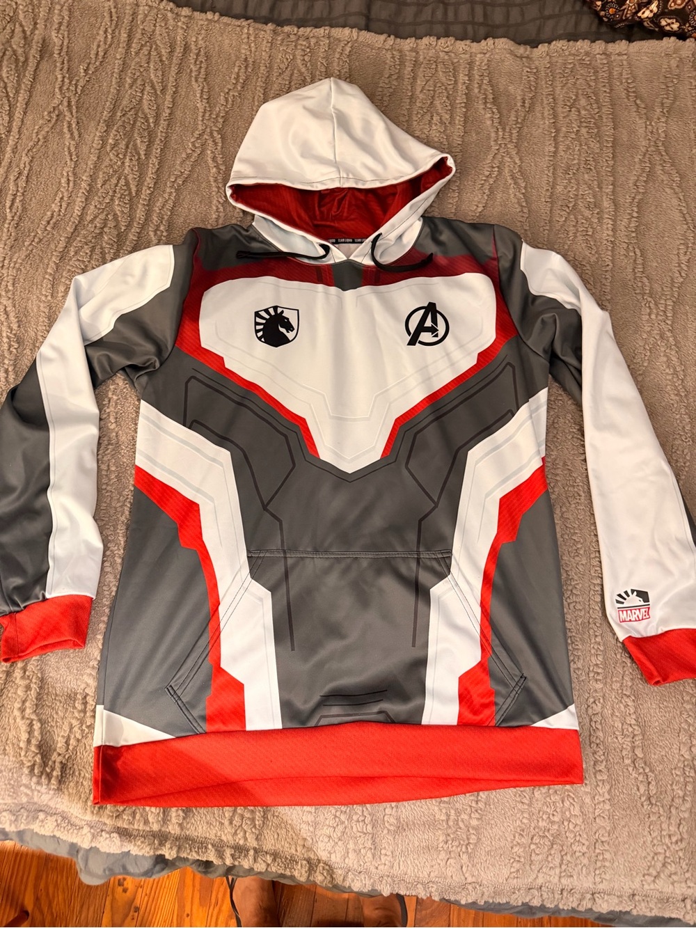 Rare 🔥 Marvel Avengers Team Liquid Limited Edition Hoodie Size: L